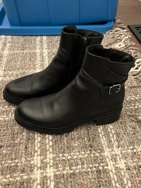 La Canadienne - black heeled boot
